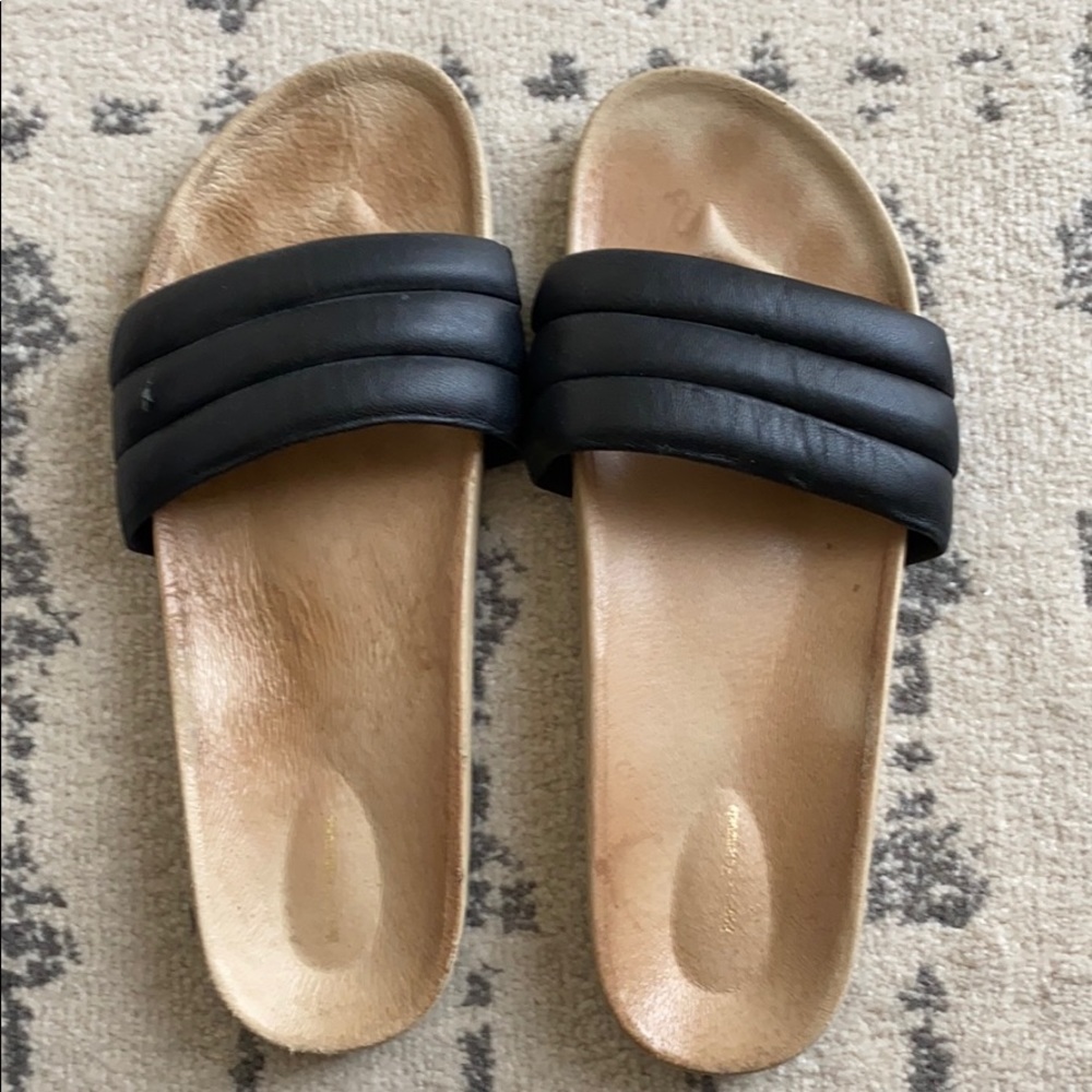Beatrice Valenzuela slides size 10